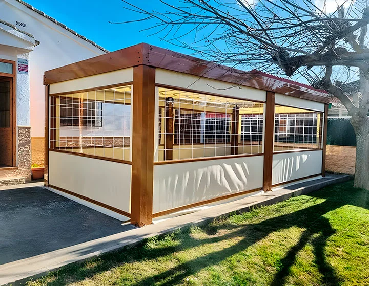 toldo vertical con guias